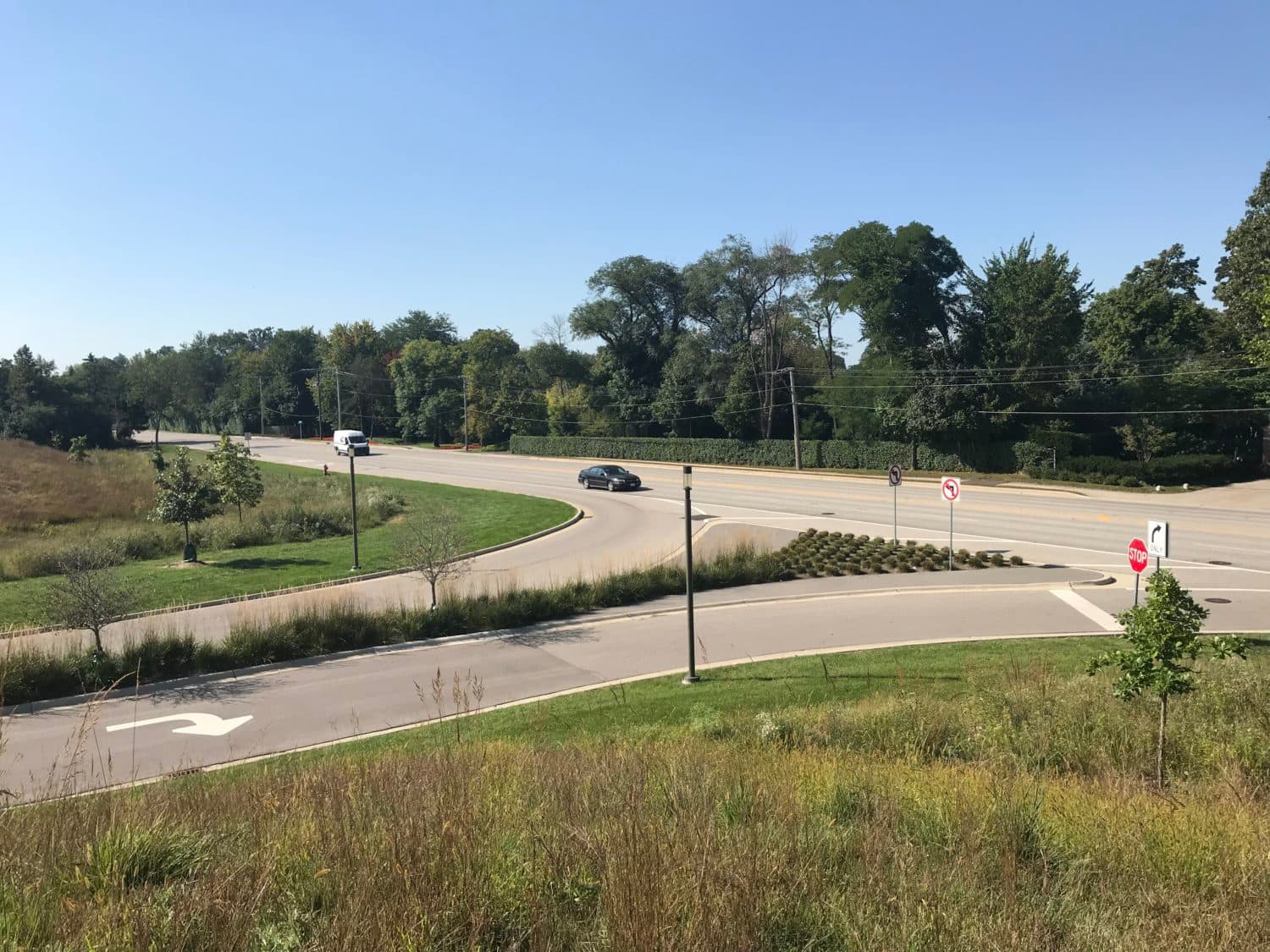 Northwestern Lake Forest Hospital – IL Route 43 Right-In/Right-Out